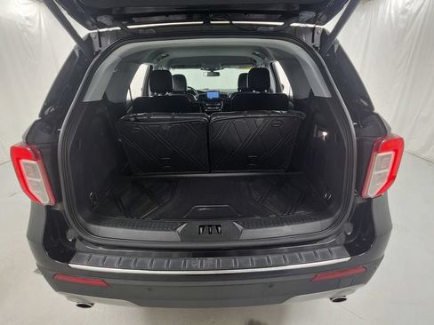 Used 2022 Ford Explorer Limited w/ Equipment Group 301A AWD/4WD image 16