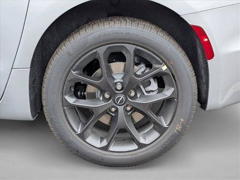 New 2026 Chrysler Pacifica Limited w/ S Appearance Package AWD/4WD image 10