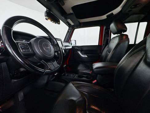 Used 2018 Jeep Wrangler Unlimited Sahara w/ Dual Top Group image 19