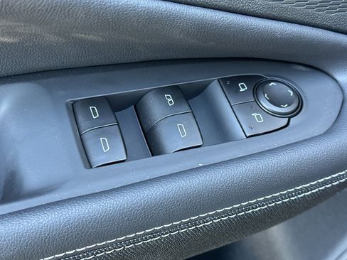 New 2025 Chevrolet Blazer EV LT image 12