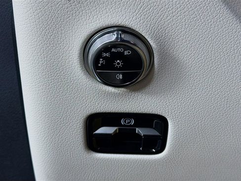 New 2026 Mercedes-Benz GLC 300 4MATIC image 11