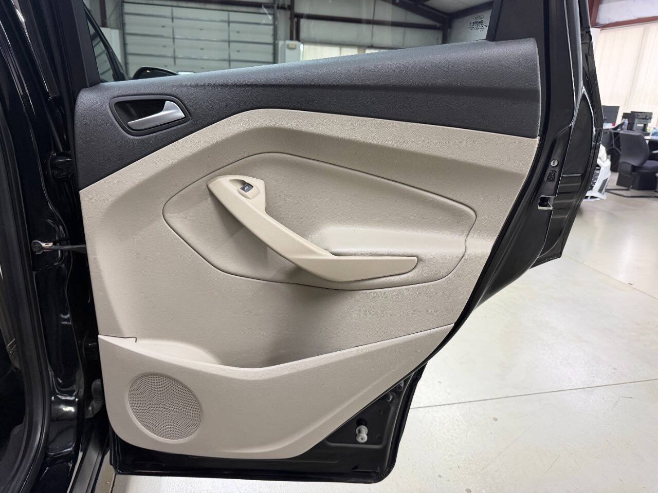 Used 2018 Ford Escape SE FWD image 14