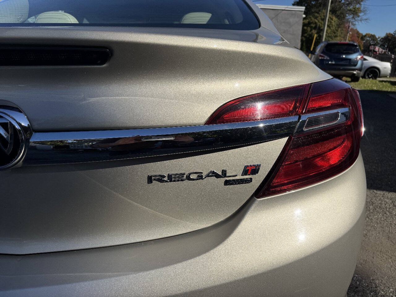 Used 2015 Buick Regal AWD image 9