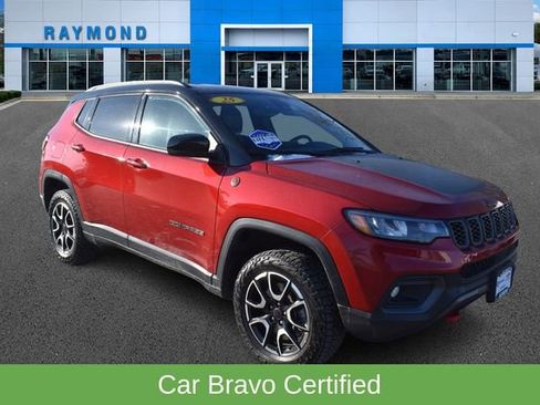 Used 2025 Jeep Compass Trailhawk AWD/4WD image 1