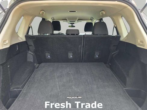 Used 2024 Nissan Rogue S image 8