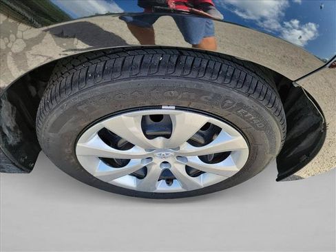Used 2025 Toyota Corolla LE FWD image 10