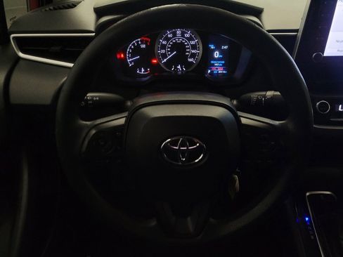 Used 2021 Toyota Corolla LE FWD image 22