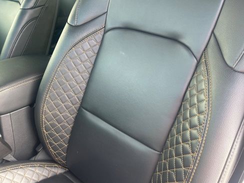 Used 2022 Jeep Wrangler Unlimited Sahara image 9