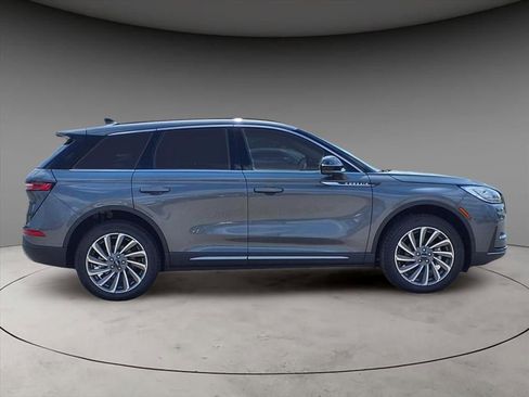 New 2025 Lincoln Corsair Reserve w/ Equipment Group 202A AWD/4WD image 9