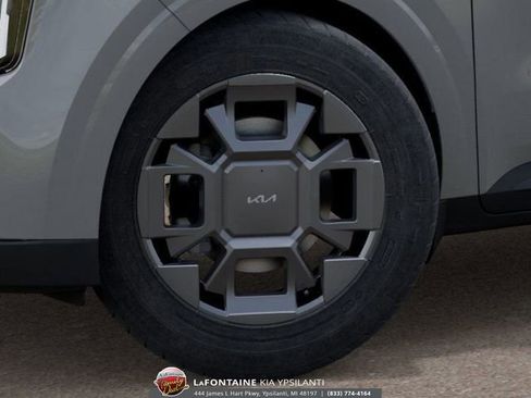 New 2026 Kia Carnival EX image 9