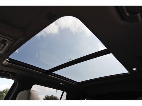 Used 2021 Chevrolet Tahoe Z71 image 28