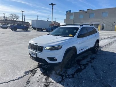 Used 2023 Jeep Cherokee Altitude Lux w/ Lux Elite Package