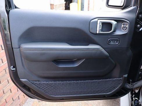 New 2025 Jeep Wrangler Unlimited Rubicon 392 image 15