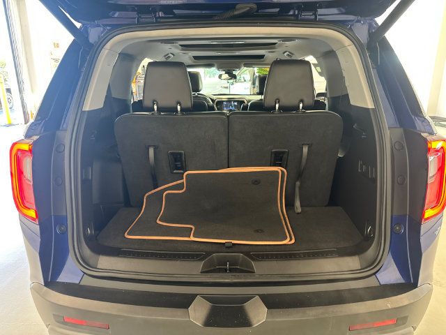 Used 2023 GMC Acadia AT4 w/ Technology Package AWD/4WD image 30