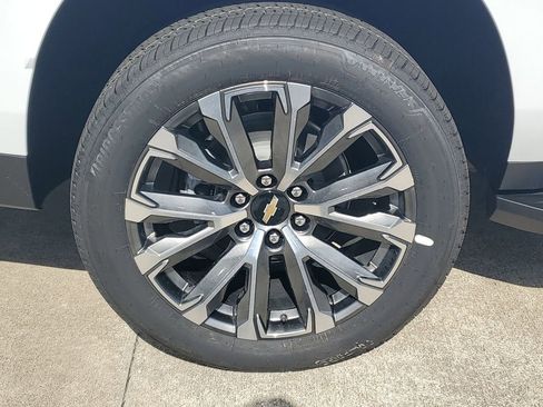 New 2026 Chevrolet Suburban High Country w/ Sun And Tow Package RWD image 5