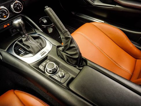 Used 2023 MAZDA MX-5 Miata Grand Touring w/ Weather Package RWD image 16