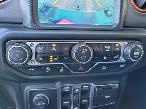 Used 2021 Jeep Gladiator Mojave image 16