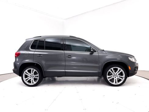 Used 2016 Volkswagen Tiguan SEL FWD image 35