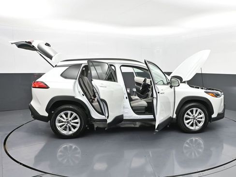 Certified 2022 Toyota Corolla Cross LE image 53