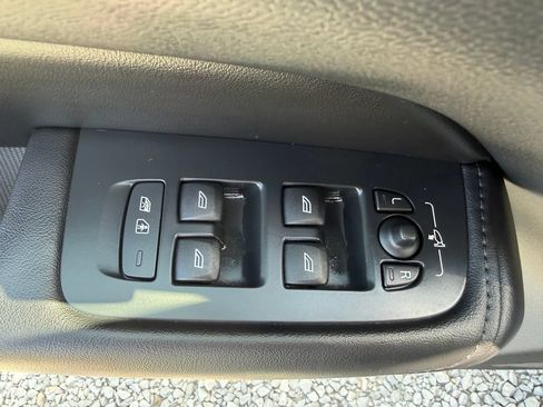 Used 2023 Volvo XC60 B5 Plus AWD/4WD image 27