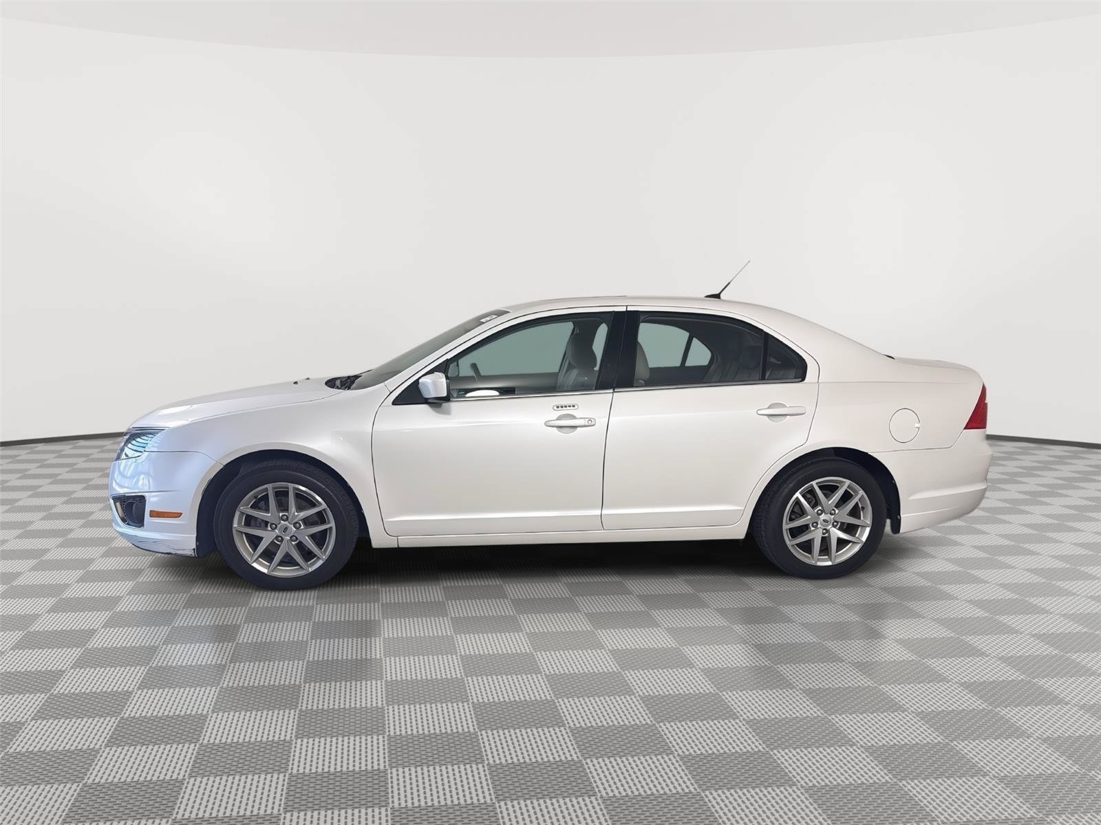 Used 2012 Ford Fusion SEL FWD image 4