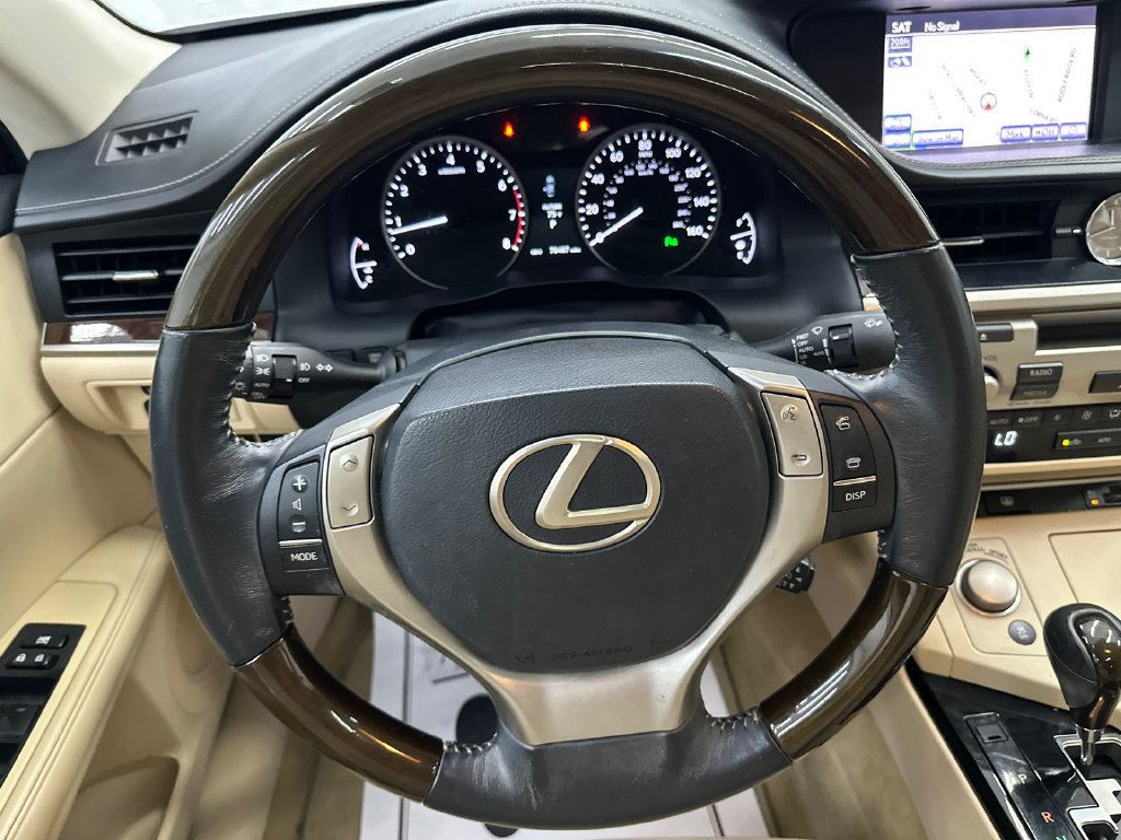 Used 2014 Lexus ES 350 w/ Luxury Package FWD image 24