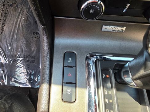 Used 2013 Ford Mustang Coupe RWD image 34