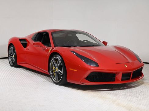 Used 2018 Ferrari 488 Spider image 11
