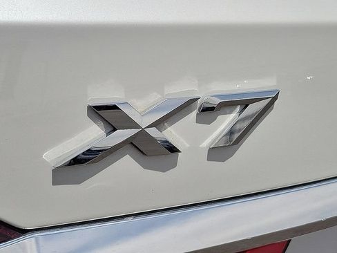 Used 2021 BMW X7 xDrive40i w/ Premium Package 2 AWD/4WD image 9