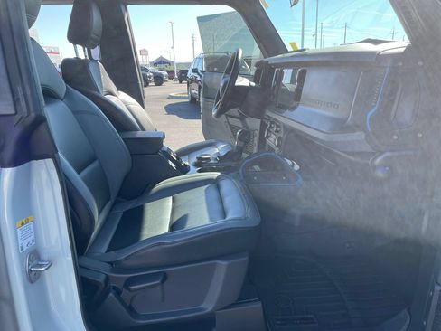Used 2024 Ford Bronco Black Diamond AWD/4WD image 15