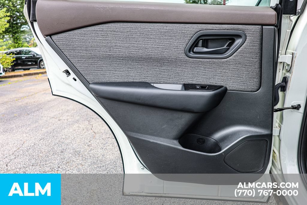 Used 2023 Nissan Rogue S FWD image 48