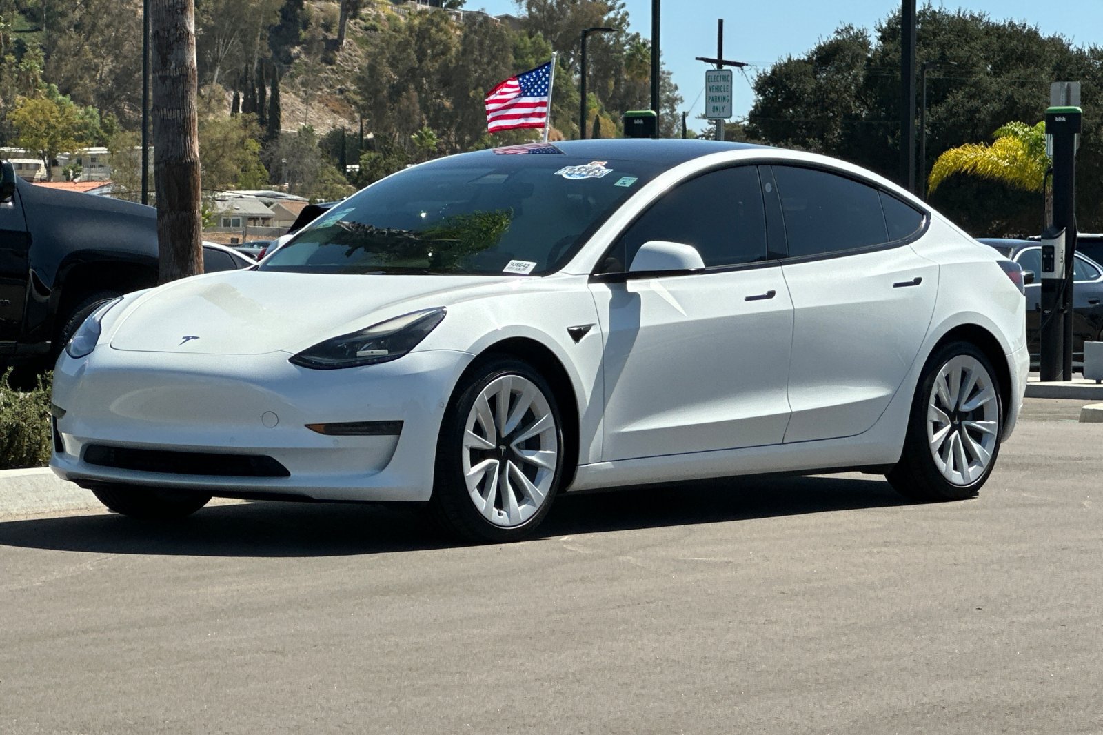 Used 2021 Tesla Model 3 Standard Range Plus RWD image 8