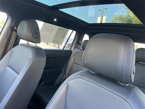 Used 2023 Volkswagen Tiguan SE R-Line image 20