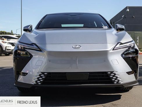 New 2026 Lexus ES 350e FWD image 2