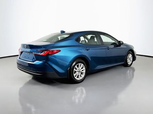 Used 2025 Toyota Camry LE AWD/4WD image 8