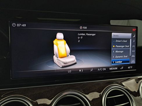 Used 2018 Mercedes-Benz E 400 4MATIC Sedan image 28