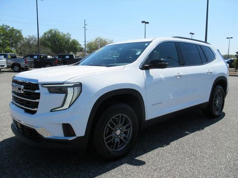 Used 2025 GMC Acadia Elevation image 3