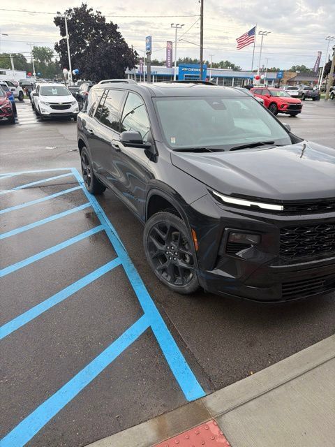 Used 2024 Chevrolet Traverse RS AWD/4WD image 1