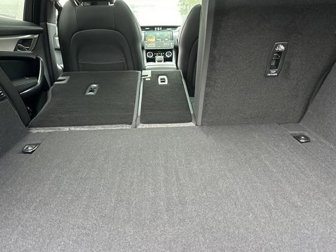 New 2025 Jaguar F-PACE R-Dynamic S image 27