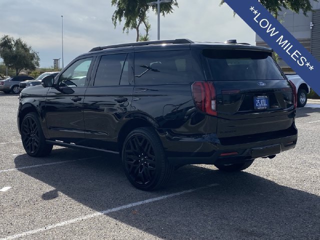 Used 2026 Ford Expedition Platinum w/ Stealth Performance Package AWD/4WD image 4