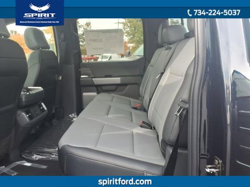 New 2025 Ford F150 Lightning Lariat image 9