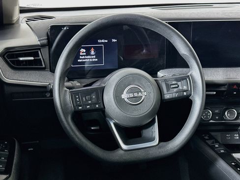 Used 2025 Nissan Kicks SV FWD image 18