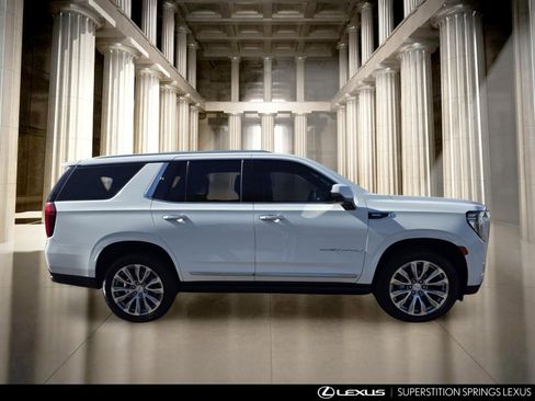 Used 2021 GMC Yukon Denali w/ Denali Ultimate Package AWD/4WD image 3