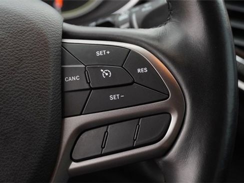 Used 2021 Jeep Cherokee Latitude Lux image 28