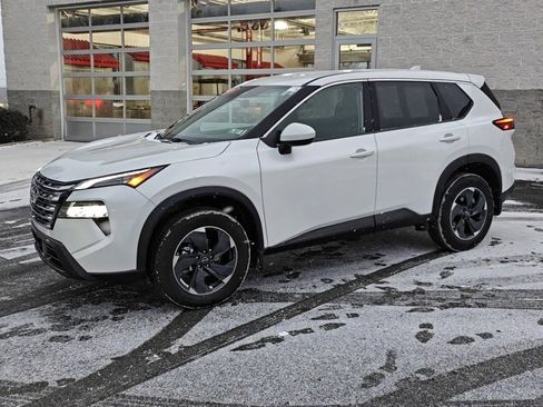 Used 2026 Nissan Rogue SV image 6