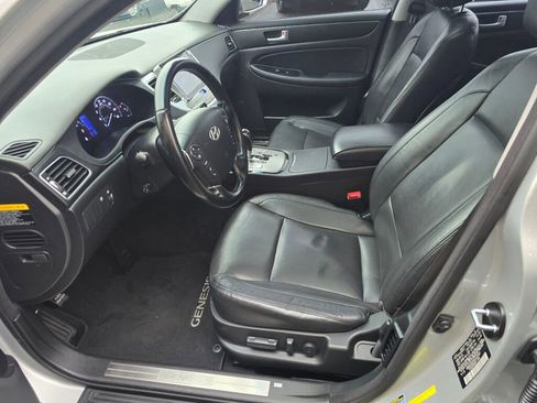 Used 2013 Hyundai Genesis 3.8 w/ Premium Pkg image 27