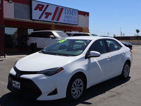 Used 2018 Toyota Corolla LE FWD image 3