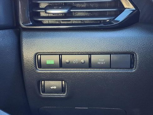 Used 2024 Nissan Sentra SV w/ SV Premium Package image 17