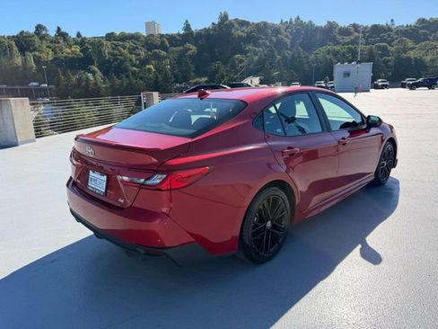 Used 2025 Toyota Camry SE FWD image 3