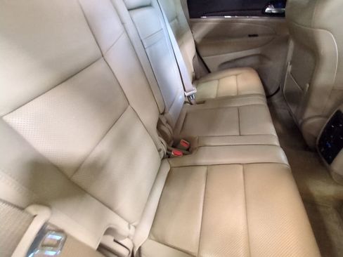 Used 2019 Jeep Grand Cherokee Overland image 27